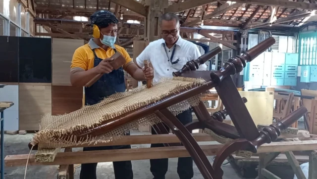 SMK PIKA, kursi Paus