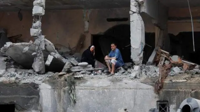 Bangunan hancur akibat serangan Israel di Gaza