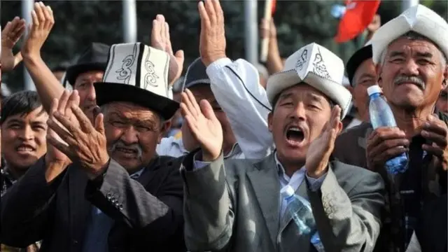 Статком жыйынтыкты соңку көрүнүштөр менен тикелей байланыштырууда. Маселен түрмөдөн качып чыккандардын окуясы адамдарга өтө терс таасир эткен