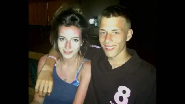 ગર્લફ્રેન્ડ જોર્ડન સાથે એલેક્સ