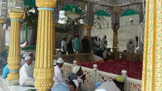 બખ્તિયાર કાકી, મજાર, બીબીસી