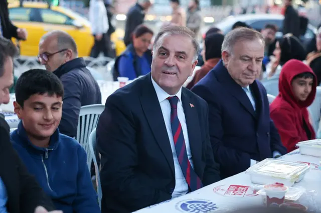 Nuri Aslan iftar yemeğinde