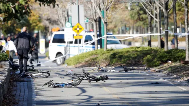 Bicicletas atingidas por motoristabaralho é jogo de azarveículobaralho é jogo de azarManhattan nesta terça