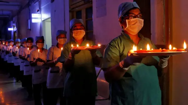 कोरोना वायरस, स्वास्थ्य कर्मी