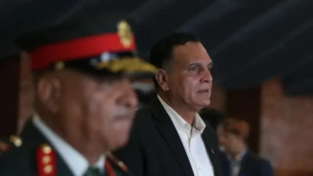 भारतीय स्थलसेनाध्यक्ष धिरज सेठ काठमाण्डू विमानस्थलमा