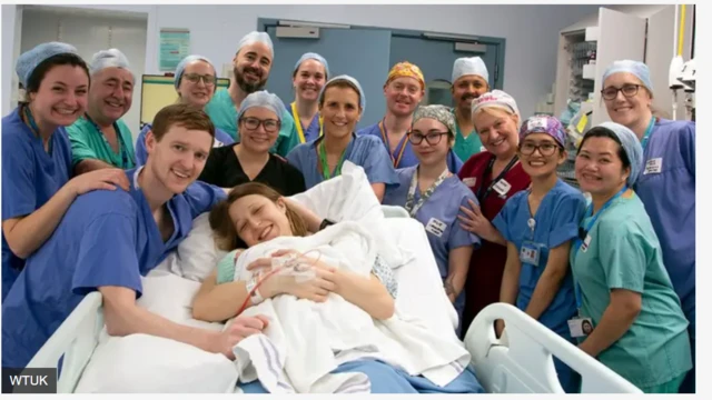 Grace lo gbe ọmọ rẹ dani yii, ti awọn dokita to gbẹbi rẹ si yi i ka