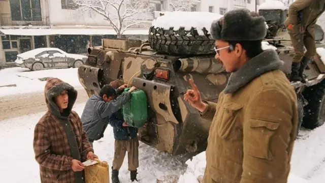 વિદેશી સહાય પર આધાર રાખવાના કારણે અફઘાન સરકારે લોકપ્રિયતા ગુમાવી