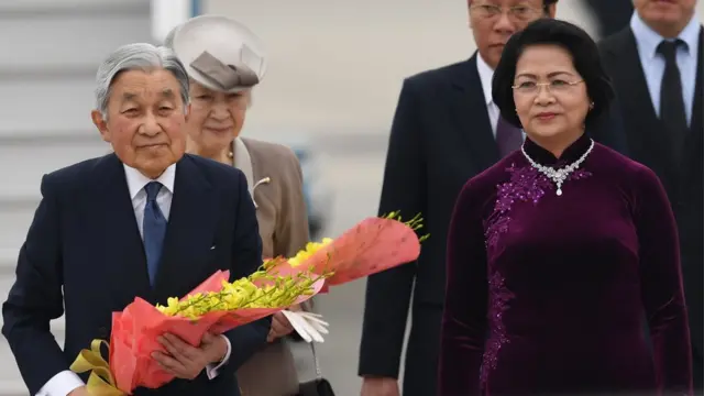 Phó Chủ tịch Đặng Thị Ngọc Thịnh đón Nhật Hoàng Akihito