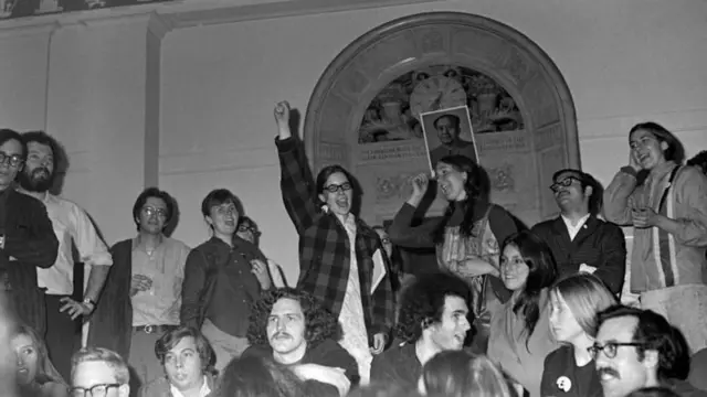 அமெரிக்க மாணவர்கள் போராட்டம் - உலகையே உலுக்கிய 1968 வியட்நாம் போருடன் என்ன தொடர்பு? 