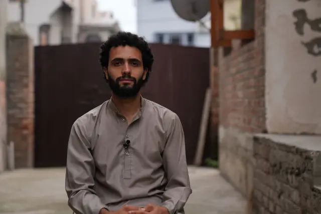 इंजीनियर रशीद के बेटे अबराब रशीद 