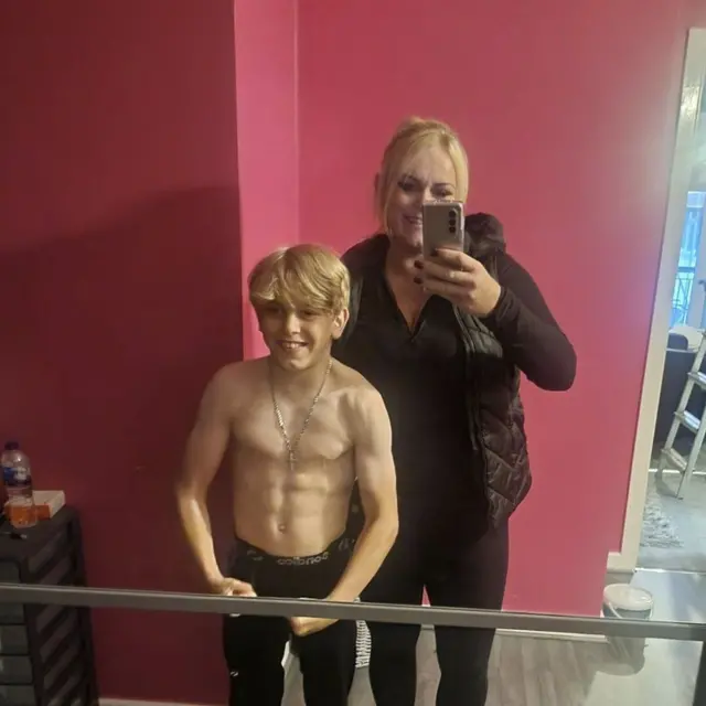 ኣርቺ ኣብ ኣርትን ጂምናስቲክን ይሳተፍ ነይሩ