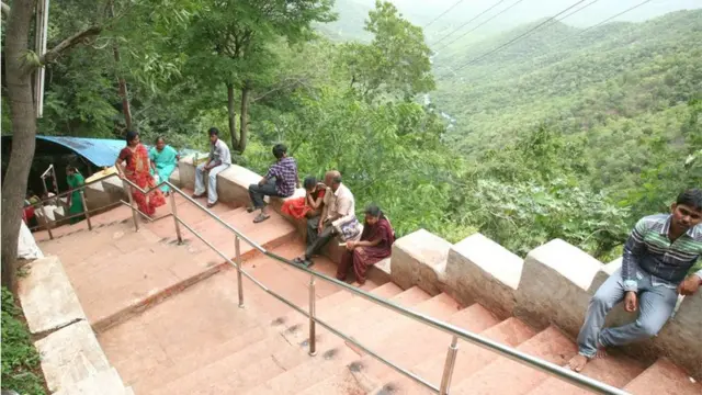 తిరుమలకు మెట్ల మార్గం