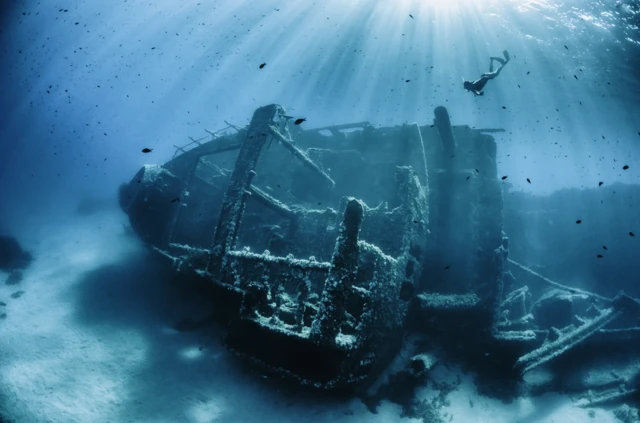 દરિયામાં જહાજ