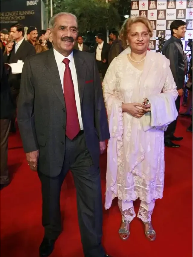 આરકે ધવન અને અચલા મોહન