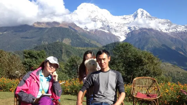 घान्द्रुकमा रमाइरहेका चिनियाँ पर्यटकहरू