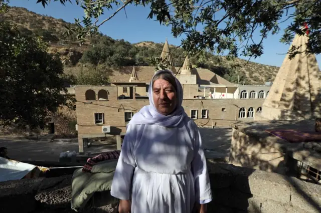 سيدة أيزيدة في موسم الحج إلى لالش العام الماضي