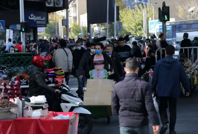 برخی در سال‌های اخیر ادعا کرده‌اند که میزان افزایش ناباروری در جمعیت ایران از میانگین جهانی بیشتر است؛ ادعایی که با آمارهای موجود همخوانی ندارد