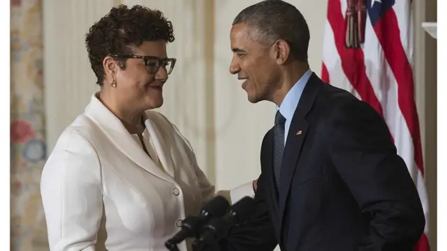 ኤሊዛቤት ኣሌክሳንደር ምስ ባራክ ኦባማ