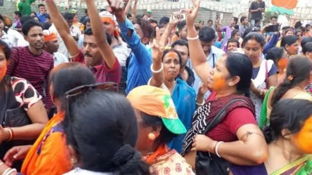 வெற்றி கொண்டாட்டம்