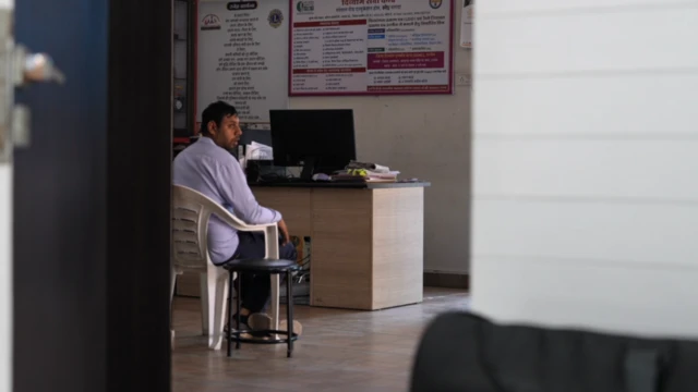 नागदामध्ये पंकज अपंग मुलांसाठी 'स्नेह' ही संस्था चालवतात