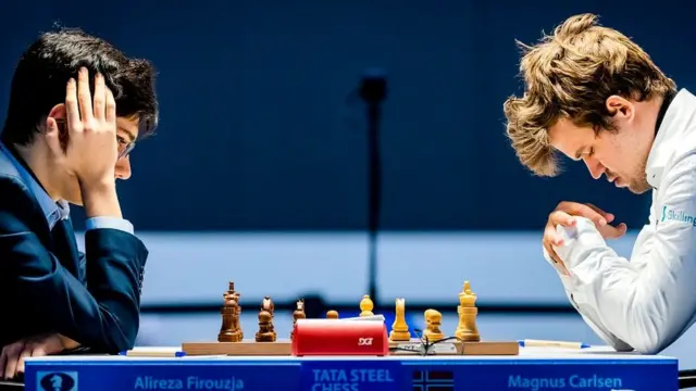 کارلسن و فیروزجا