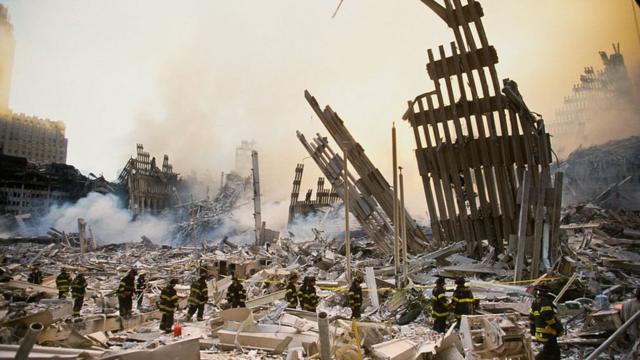 紐約世界貿易中心雙塔被炸毀