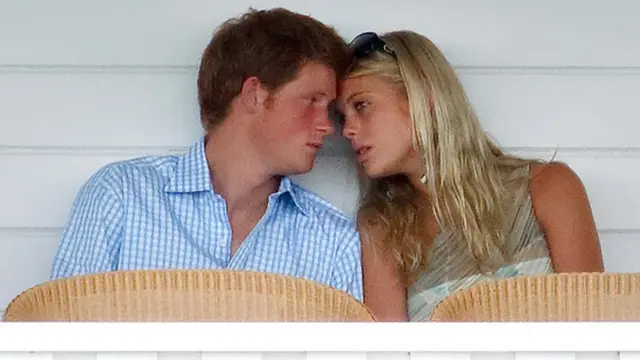 Принц Гарри с подругой Челси Дейви в 2006 году