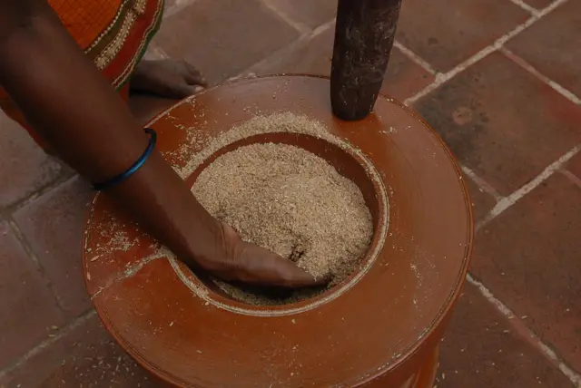 54 வயதில் திடீரென மசாலா கம்பெனி ஏன்? 