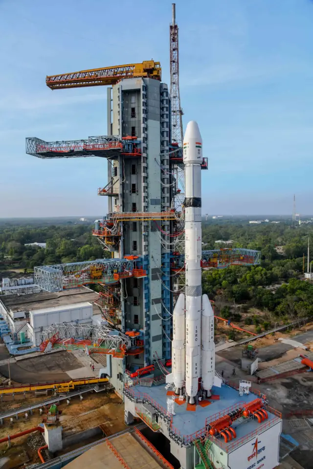 శ్రీహరికోట నుంచి రాకెట్ ప్రయోగం