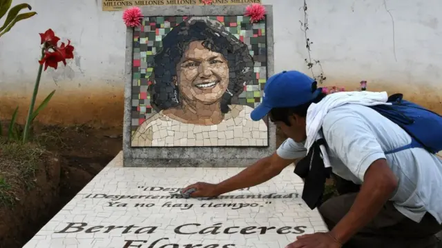 Tumba de Berta Cáceres