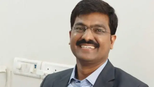 37 साल के उघाड़े मुंबई के जी-साउथ वॉर्ड के वॉर्ड कमिश्नर हैं.