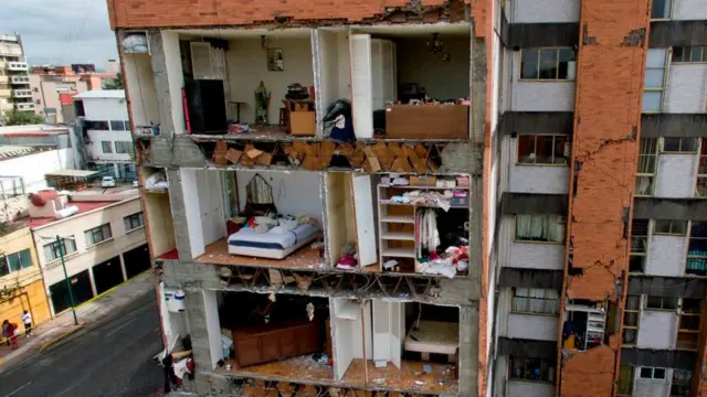 Edificio destruido por el terremoto en México.
