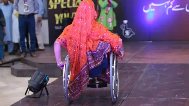 پېښور کې د معلولينو نندارتون