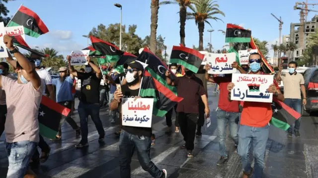 Trablus'ta Hafter'in petrol blokajına karşı düzenlenen bir eylem