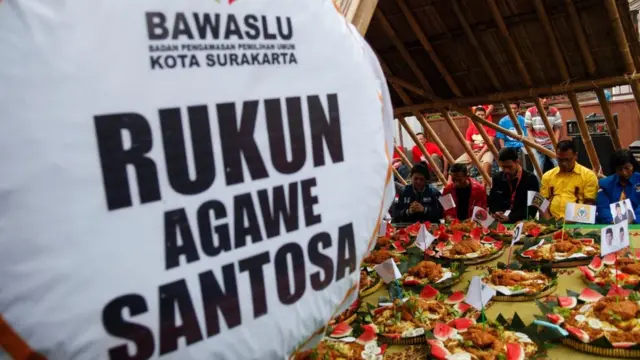 Warga Kampung Demokrasi