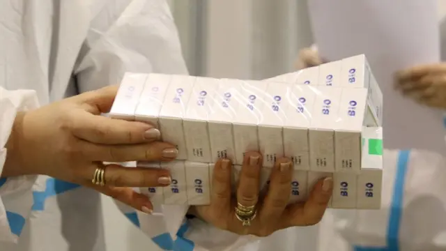 Prema tvrdnjama zvaničnika, u Srbiju svakog dana pristižu novi kontigenti vakcina