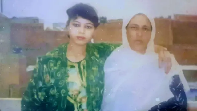 Nabila e a mãe