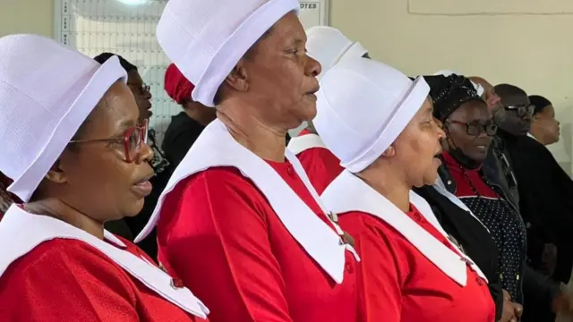 أقيمت الصلوات في الكنائس