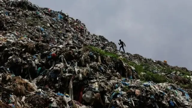 काठमाण्डूको फोहोर लगेर