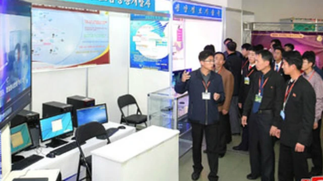 1년에 5만대 정도의 데스크탑을 '푸른하늘공장'과 '평양 컴퓨터 조립공장' 등에서 생산하고 있다고 설명했다