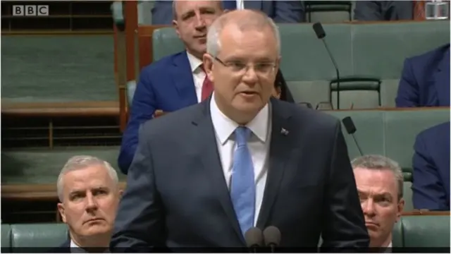 성적 학대 피해자들에게 국가 사과문을 읽고 있는 호주 스콧 모리슨 총리