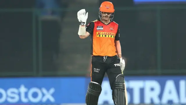 वॉर्नर ने आईपीएल में सबसे अधिक अर्धशतक बनाने का रिकॉर्ड बनाया