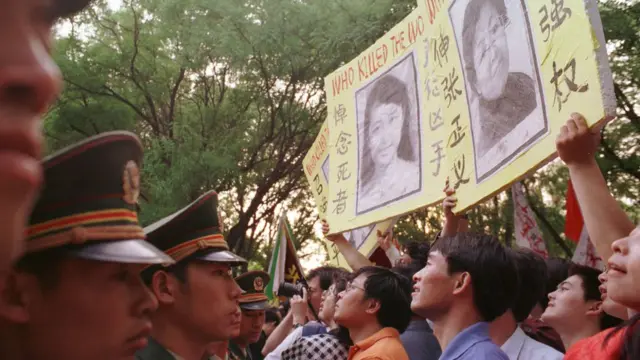 Protestas contra el ataque a la embajada en Belgrado.