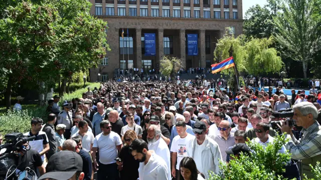 Акцияга чыккандардын саны болжол менен 30 миңге чукул