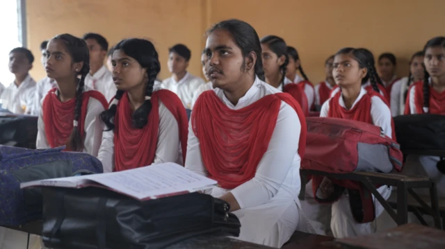 प्राची कहती हैं कि वे तो पिछली बातें भूल चुकी हैं, लेकिन सोशल मीडिया पर हो रही टिप्पणियां उन्हें अब भी बहुत कुछ याद दिला जाती हैं (फ़ाइल तस्वीर) 