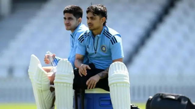 சஞ்சு சாம்சன் விக்கெட் கீப்பர் பேட்ஸ்மேனாக விளையாடுவார்.