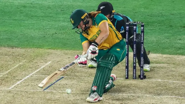 दक्षिण अफ्रीकी बल्लेबाज़ नैडी डी क्लर्क