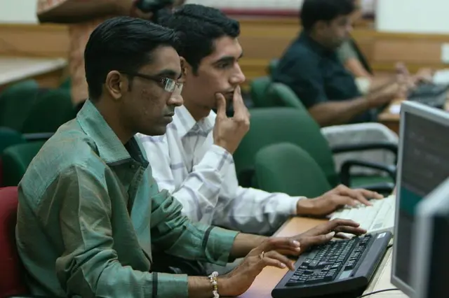 Программисты за работой