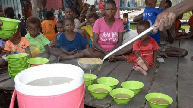 Kampung As, Kampung Atat, Distrik Pulau Tiga, Asmat, Papua Selatan, sungai, perahu tradisional