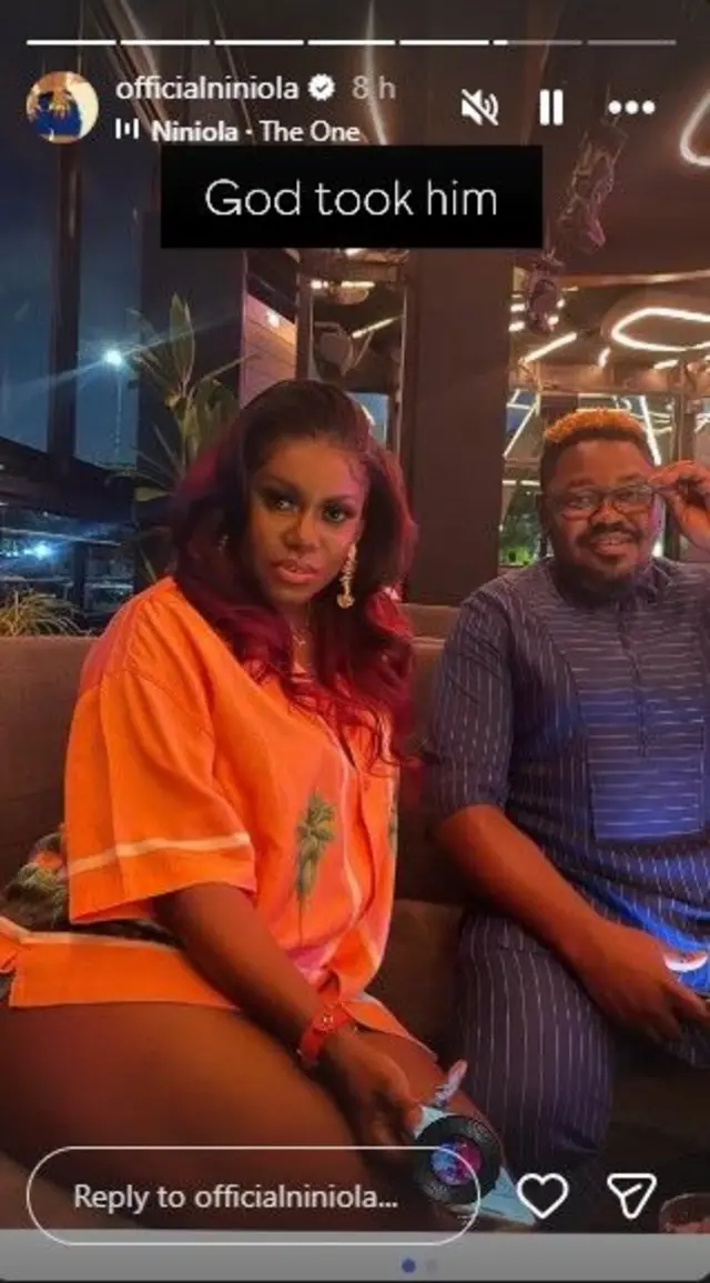 Aworan Niniola ati ọkọ rẹ.